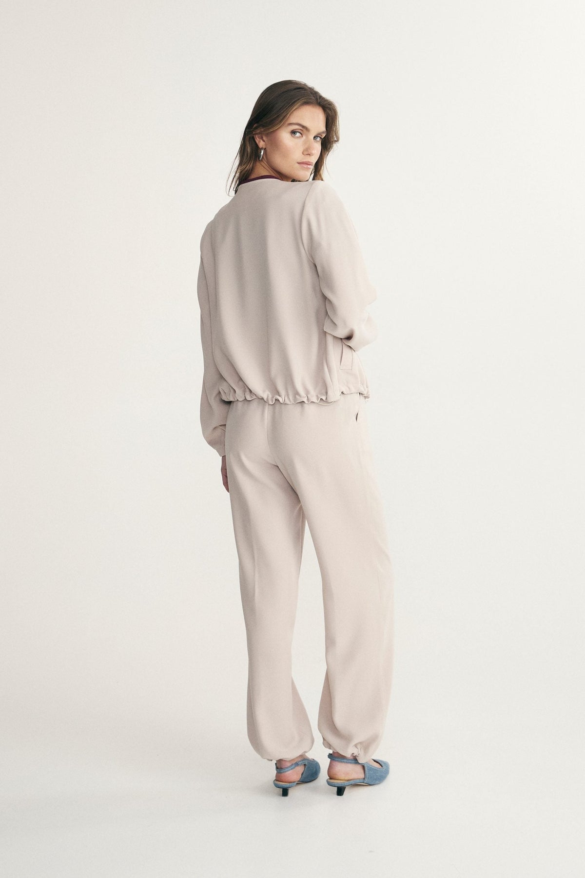 Jacket with drawstring