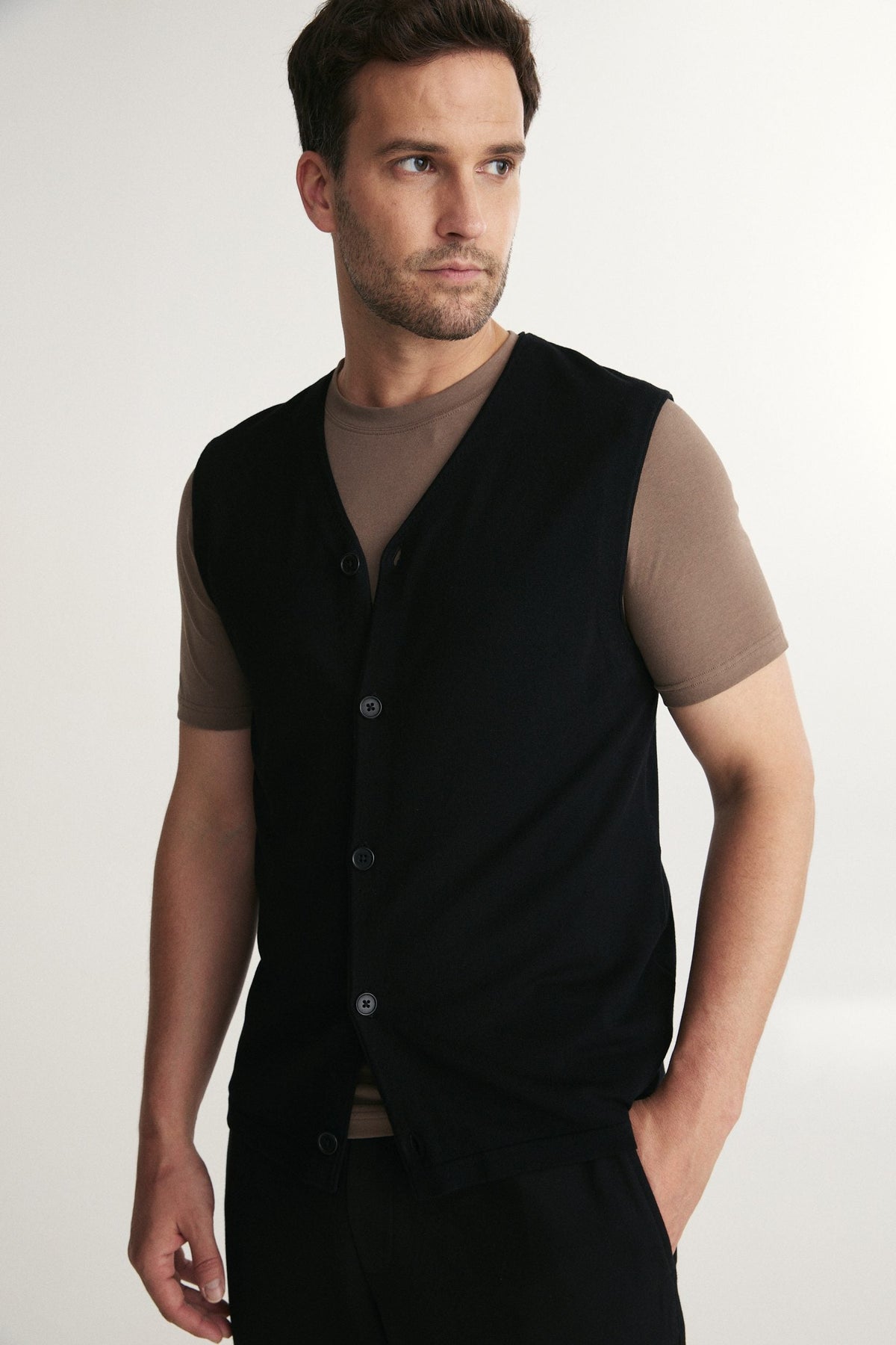 Solid color sleeveless vest